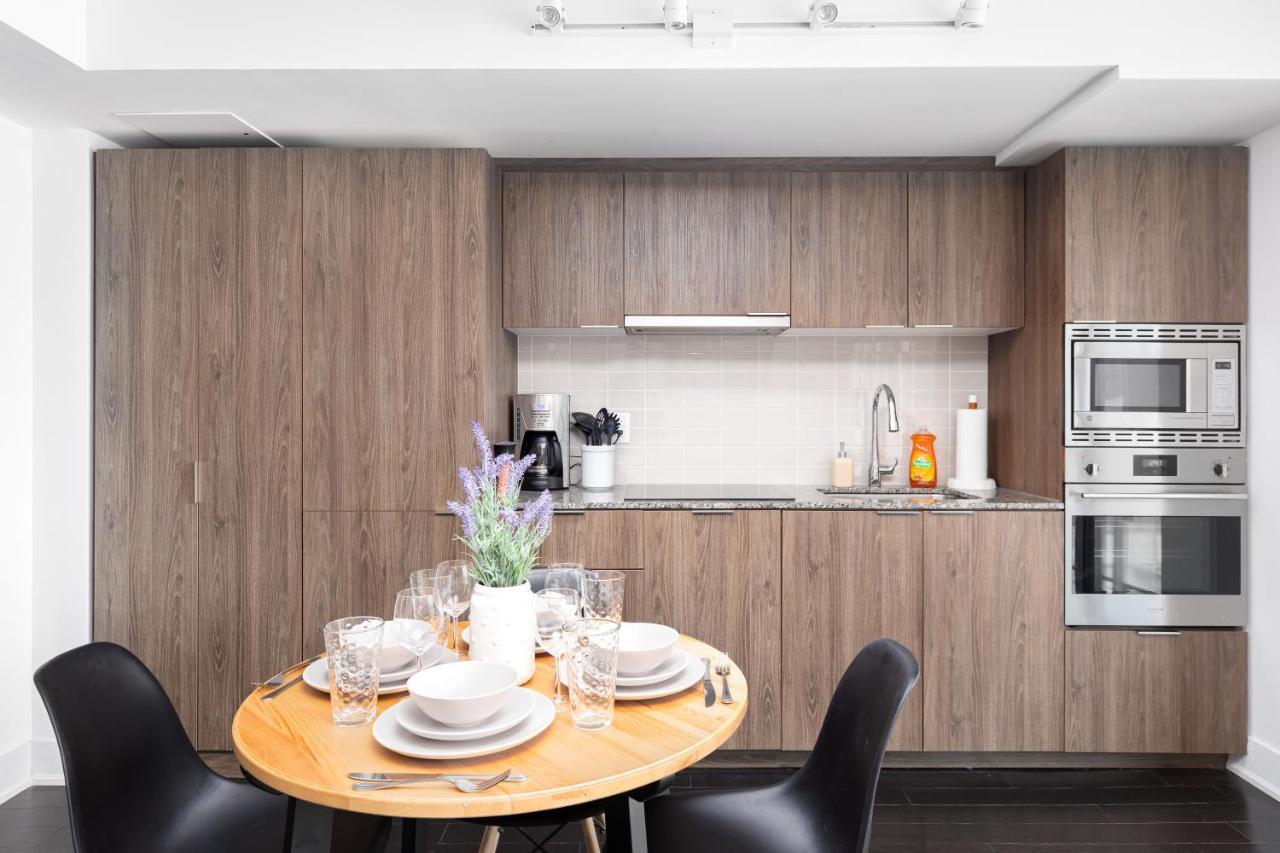 Upscale & Modern 2Bd + Den 2Ba Heart Of Downtown! Apartment Toronto Luaran gambar